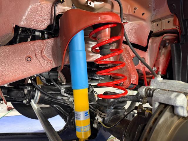 スズキ ジムニーノマド 前後サスペンション コイル交換 ビルシュタイン JC74W JB74W ジムニーシエラ カスタム 株式会社ワイズ 岸和田自動車整備 大阪 堺市 和泉 狭山 河内長野 高石 貝塚 熊取 泉南