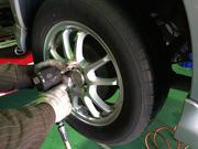 タイヤの取り付け組み換えもお任せください。