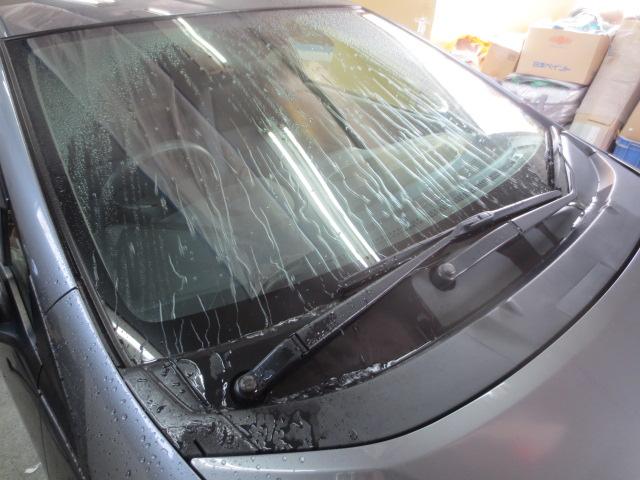 ウィンドガラス油膜取り＆撥水加工