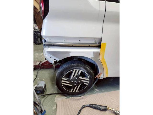 日産　ルークス　板金・外装補修　自損事故