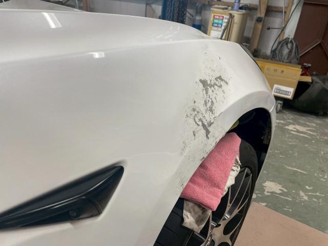 テスラ　モデル３　板金・外装補修