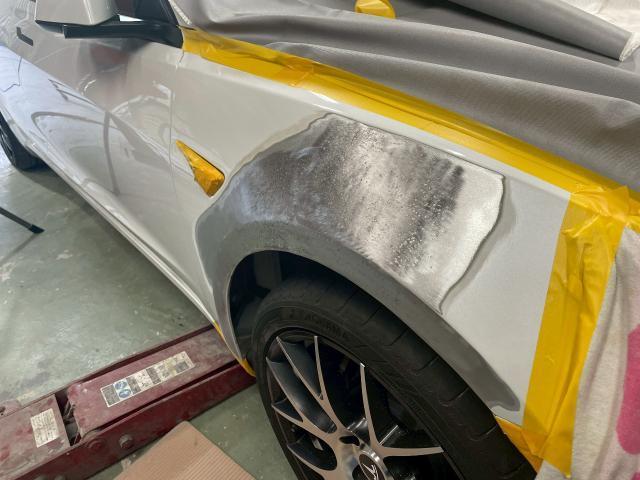 テスラ　モデル３　板金・外装補修