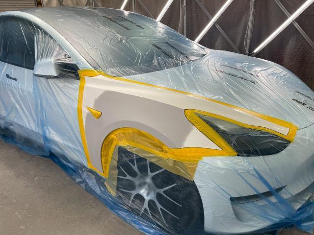 テスラ　モデル３　板金・外装補修