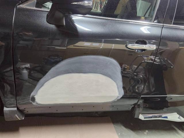 トヨタ　ハリアー　板金・外装補修　左側面　フェンダー　　ドア