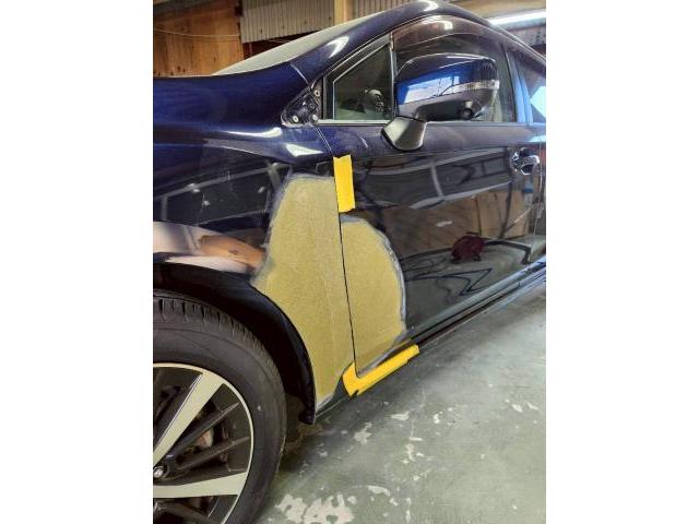 スバル　インプレッサ　鈑金塗装　左側面　ドア　フェンダー