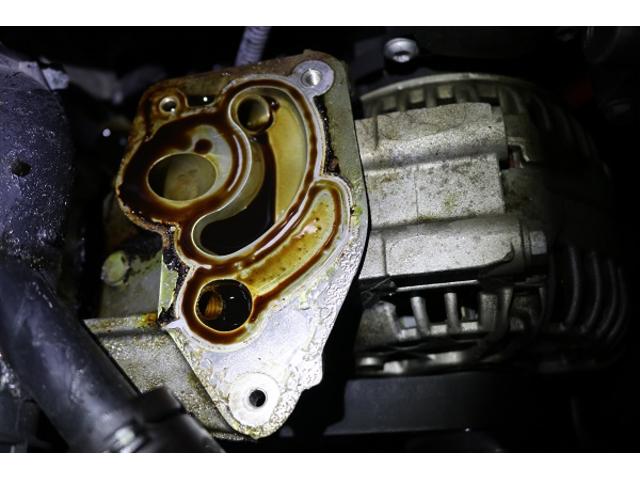BMW E90 320i エンジンオイル漏れ修理