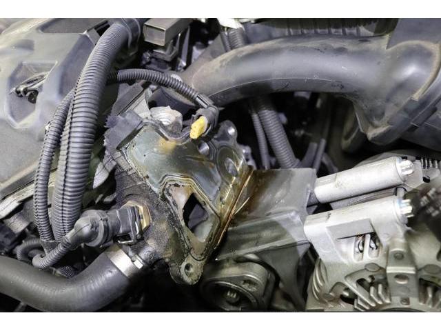 BMW 5シリーズ エンジンオイル漏れ修理