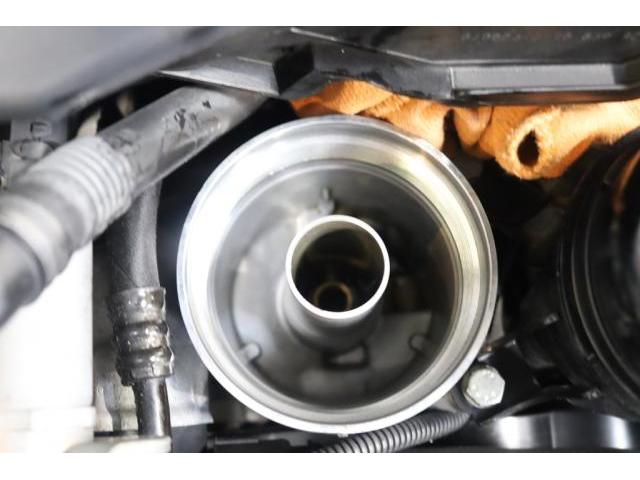 BMW E46 325i M sport エンジンオイル漏れ修理 メンテナンス