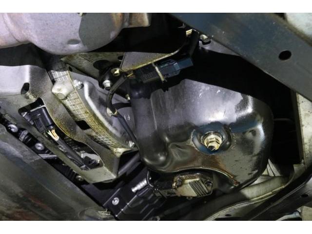 BMW E90 320i M sport エンジンオイル漏れ修理 メンテナンス