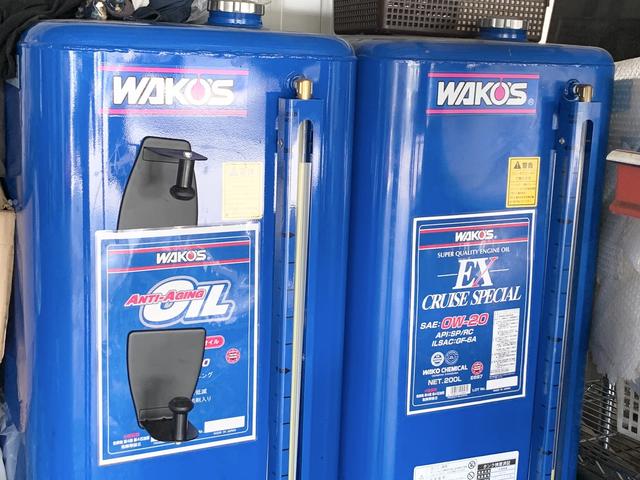 【最高級オイルを使用】お客様の大切なおクルマを長くお乗り頂く為、安価なオイルは使用致しません。