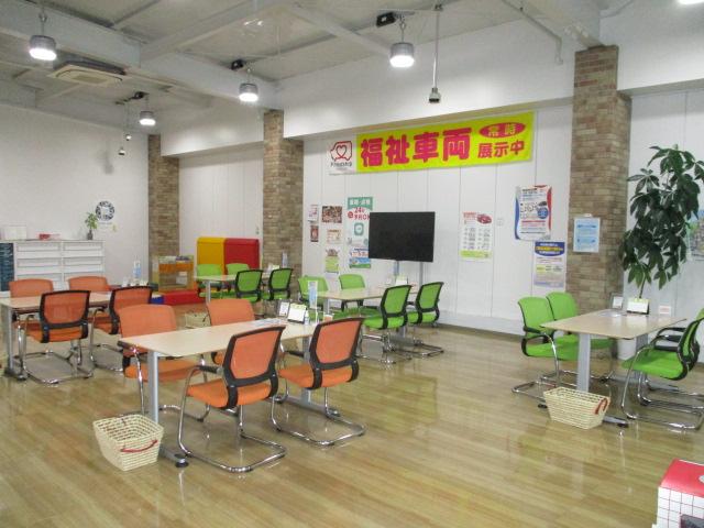 大阪ダイハツ販売株式会社 U-CAR寝屋川(3枚目)