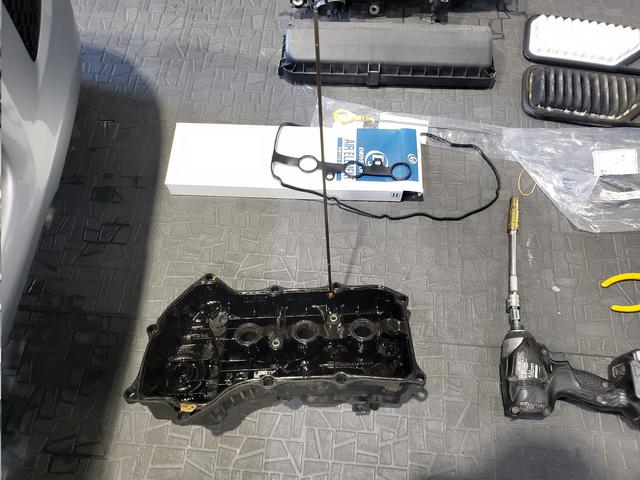 トリプルエス 京都 外車、輸入車修理 O様 L275 ミラ タペットカバーパッツキン、エアクリーナーエレメント、ゲージ折れ交換