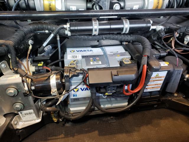 トリプルエス 京都 外車、輸入車修理 T様 アヴェンタドールSV バッテリー交換