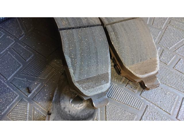 トリプルエス　京都　外車、輸入車修理　C25　日産　後期型セレナ ブレーキパッド鳴き面取り車高調 調整