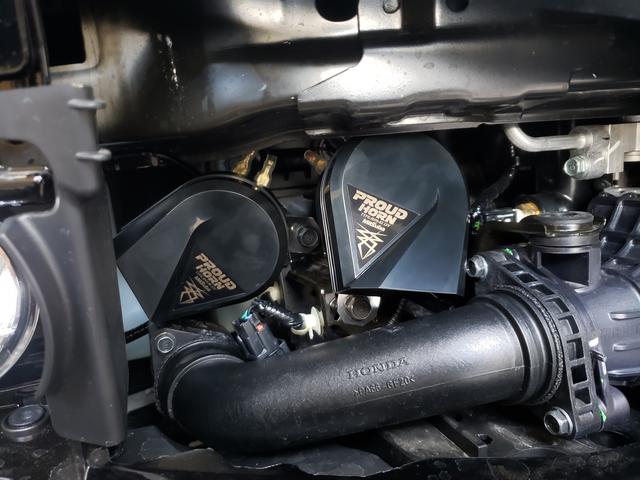 トリプルエス　京都　外車、輸入車修理　ＦＫ7　ホンダ　シビック　社外ナビスピーカー、ウーハー、ドライブレコーダー、ホーン取付