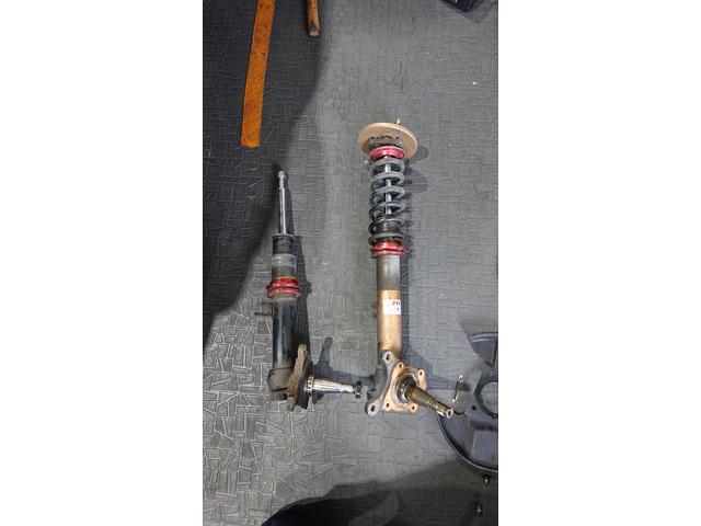 トリプルエス　京都　外車、輸入車修理　71クレスタ　ショック交換