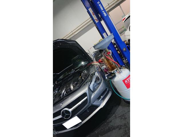 トリプルエス　京都　外車、輸入車修理　SL550　R231　オイル交換　リアパット交換アキュムレータ交換