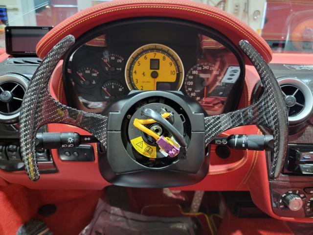 トリプルエス　京都　外車　輸入車整備　
フェラーリ　Ｆ430スパイダー　カーボンパドルシフト取り付け