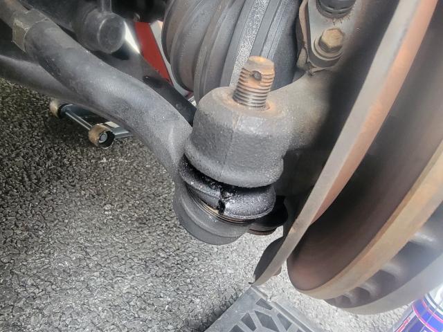 トリプルエス　京都　外車　輸入車整備　京都府　O様　トヨタ　ヴォクシー　DBA-AZR65G　タイロッドエンドダストブーツ　交換