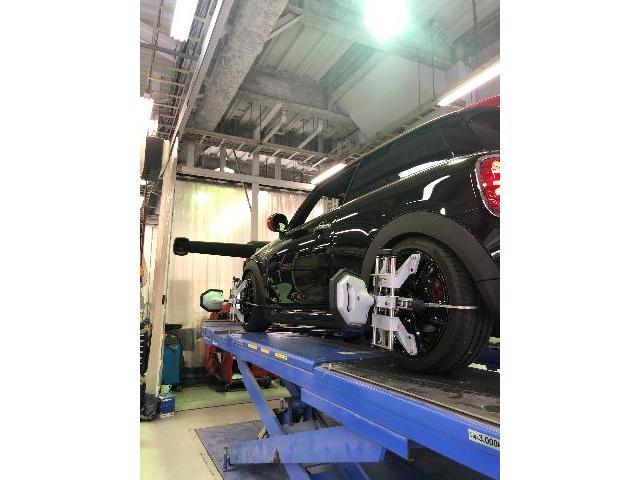 大阪府！東大阪市より！BMW MINI F56ミニクーパー ジョンクーパーワーク車高調、ワイトレ、4輪アライメント、ブレーキパッド交換させていただきました！