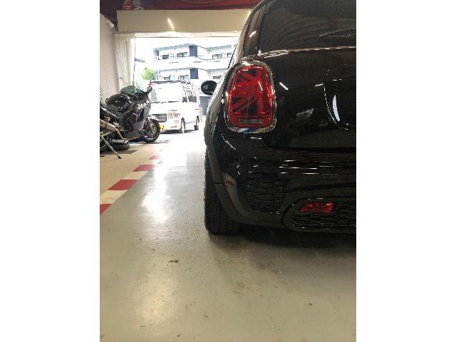 大阪府！東大阪市より！BMW MINI F56ミニクーパー ジョンクーパーワーク車高調、ワイトレ、4輪アライメント、ブレーキパッド交換させていただきました！