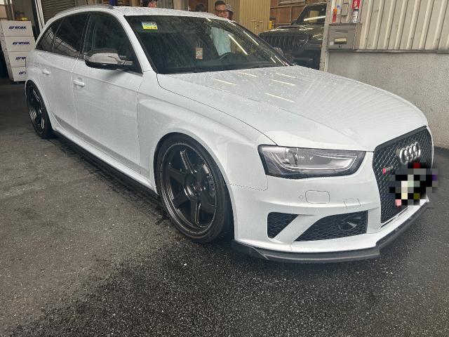 アウディ　ＲＳ４アバント　車高調交換