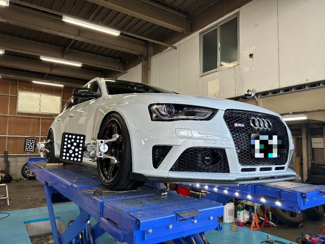 アウディ　ＲＳ４アバント　車高調交換