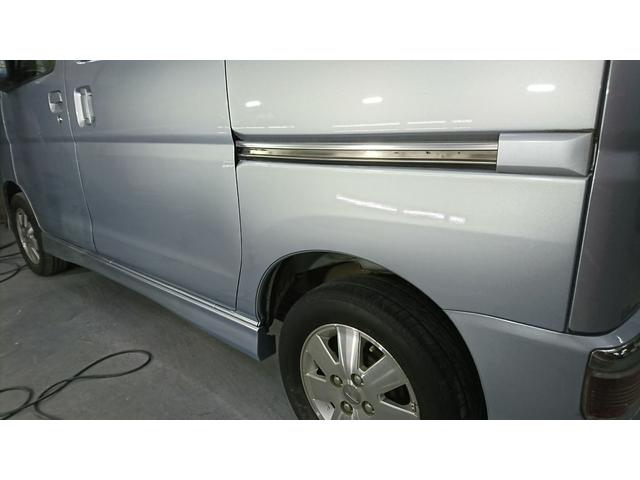 板金塗装　塗っていきます