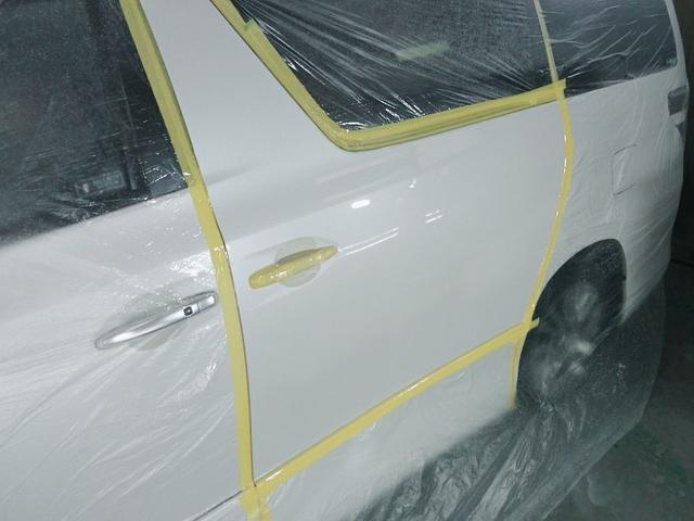 ベルファイヤー　スライドドア傷修理！
修理代金のご相談もお受けいたしますので　お気軽にご相談ください！