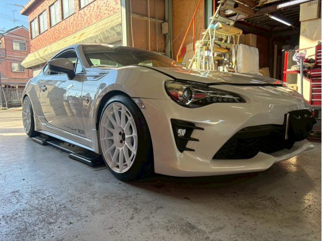 トヨタ　８６　ホイール・タイヤ交換　車高調整　キャンバー調整　アライメント調整