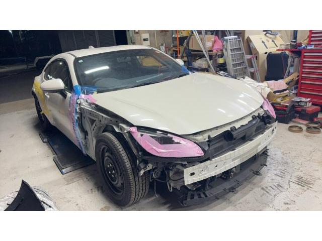 スバル　ＢＲＺ　外装品・エアロパーツ取付　ブリッツ　オーバーフェンダー　フェンダー切り上げ