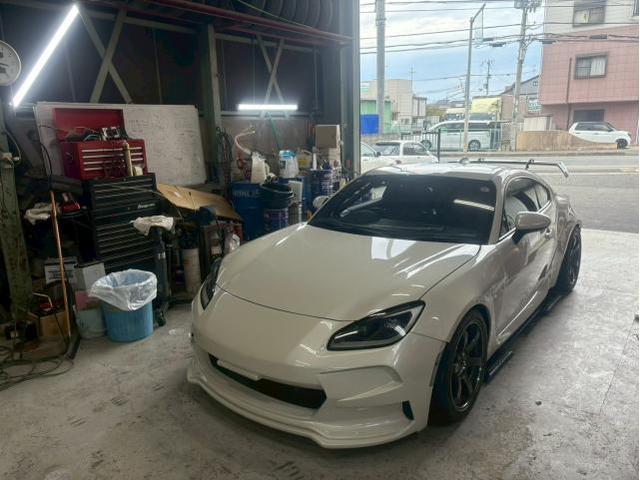 スバル　ＢＲＺ　外装品・エアロパーツ取付　ブリッツ　オーバーフェンダー　フェンダー切り上げ
