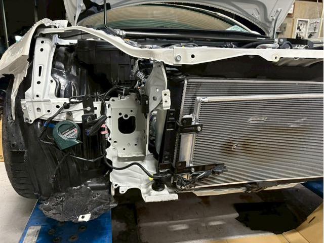 スバル　ＢＲＺ　板金・外装補修　サーキット　事故　バンパー交換　ラジエーター交換　コンデンサー交換　ヘッドライト交換　