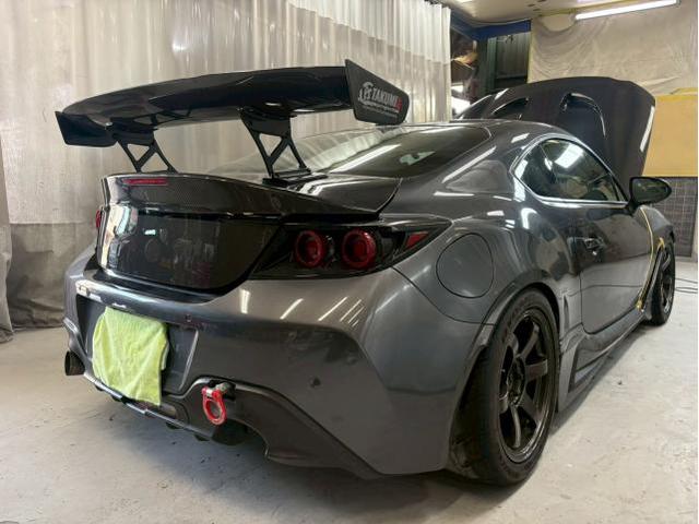 トヨタ　ＧＲ８６　近藤エンジニアリング様　カーボントランク　カスタムペイント　クリア塗装