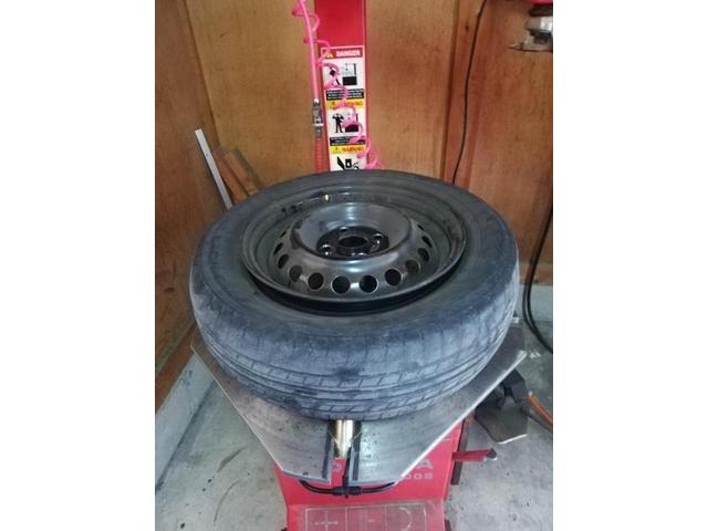 ホンダ　フィット　タイヤ交換