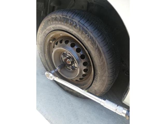 ホンダ　フィット　タイヤ交換