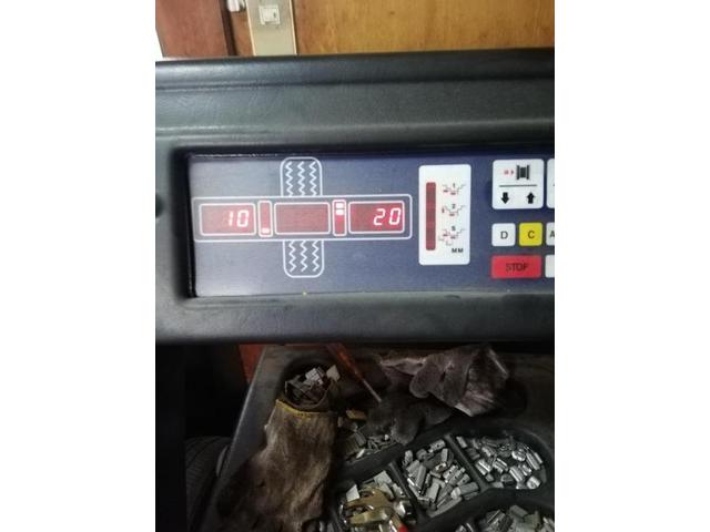 ダイハツ　タントエグゼ　タイヤ交換