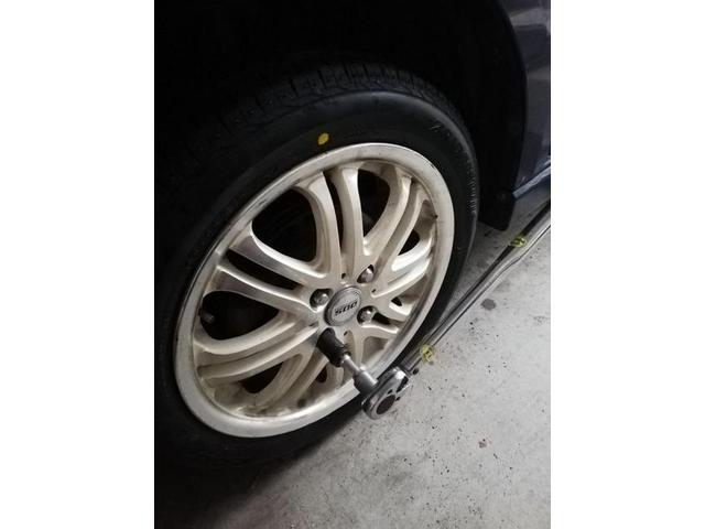 ダイハツ　タントエグゼ　タイヤ交換