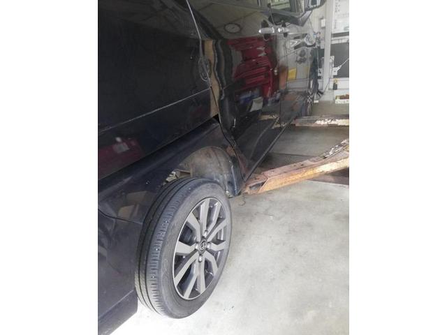 トヨタ　タンク　タイヤ交換