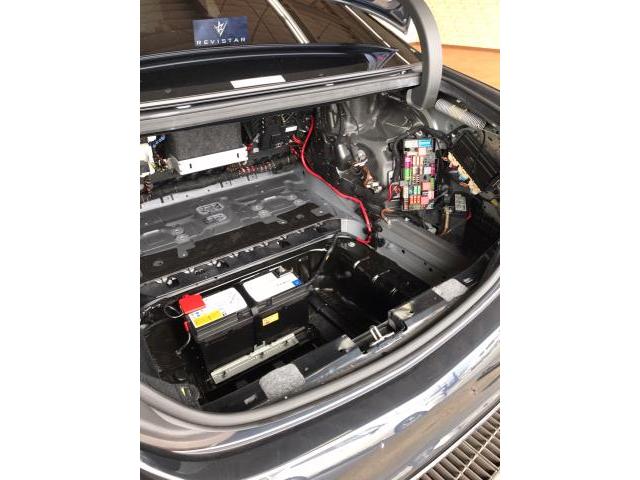 メルセデスベンツ　S550 サブバッテリー交換（REVISTAR奈良）