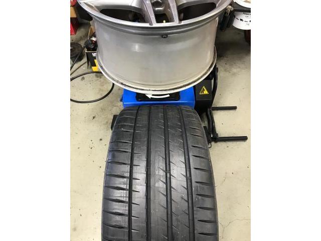 メルセデスベンツ　S300H 19インチ　持ち込みタイヤ交換(REVISTAR奈良)