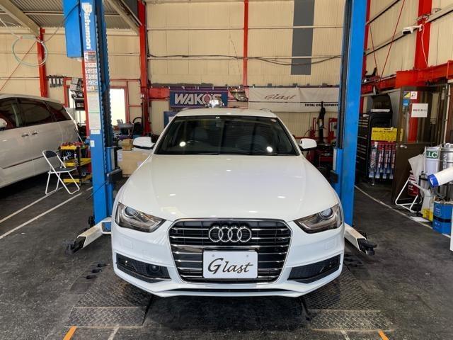 AUDIA4 AUDIオイル交換　エンジンオイル　ワコーズ
カストロール　GULF 大阪　兵庫　外車　輸入車　修理　グラスト　堺市