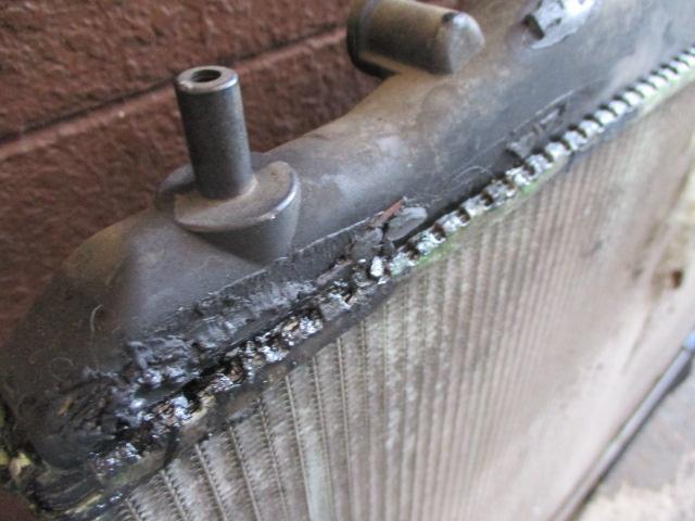 ラジエター交換作業　ニッサン　セレナ　C25　大阪府　大阪市　松原市　堺市