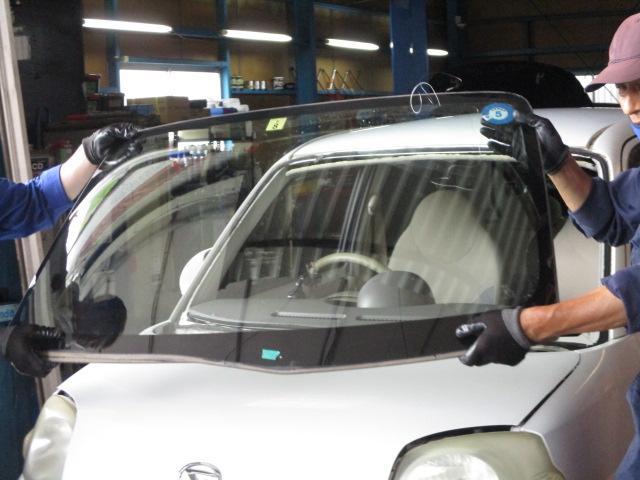 フロントガラス側面より水漏れ　ダイハツエッセ　L235S　大阪府　大阪市　堺市　松原市　富田林市