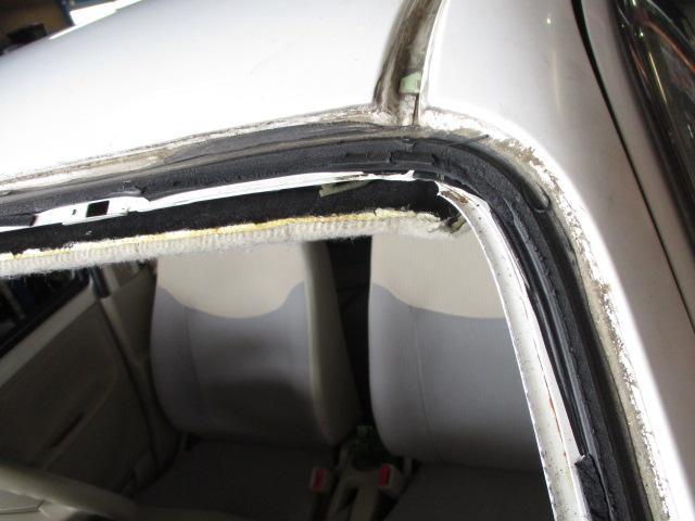 フロントガラス側面より水漏れ　ダイハツエッセ　L235S　大阪府　大阪市　堺市　松原市　富田林市