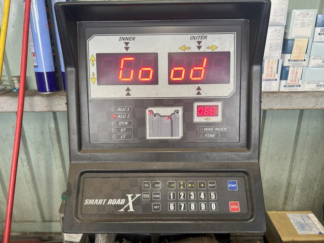 トヨタ　ハリアー　タイヤ交換　安い　和泉市タイヤ交換　泉大津市タイヤ交換　高石市タイヤ交換　堺市タイヤ交換　岸和田市タイヤ交換　南大阪タイヤ交換　泉州タイヤ交換　土日祝営業　無料代車貸し出し　無料見積もり　最短当日返却