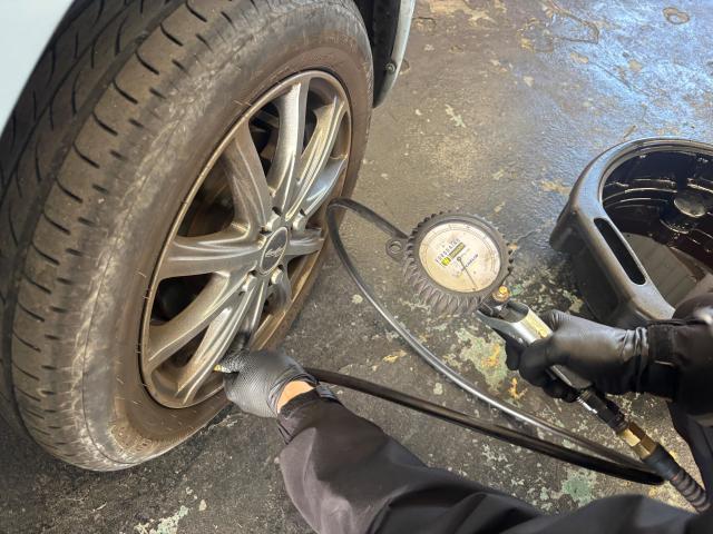 トヨタ　ピクシススペース　オイル交換　安い　和泉市オイル交換　泉大津市オイル交換　高石市オイル交換　堺市オイル交換　岸和田市オイル交換　南大阪オイル交換　泉州オイル交換　土日祝営業　無料見積もり　無料代車貸し出し　自社工場完備　最短当日返却