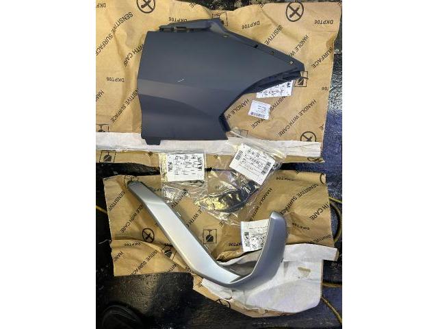 アウディQ3 スポーツバック　事故修理　リヤバンパー　板金塗装