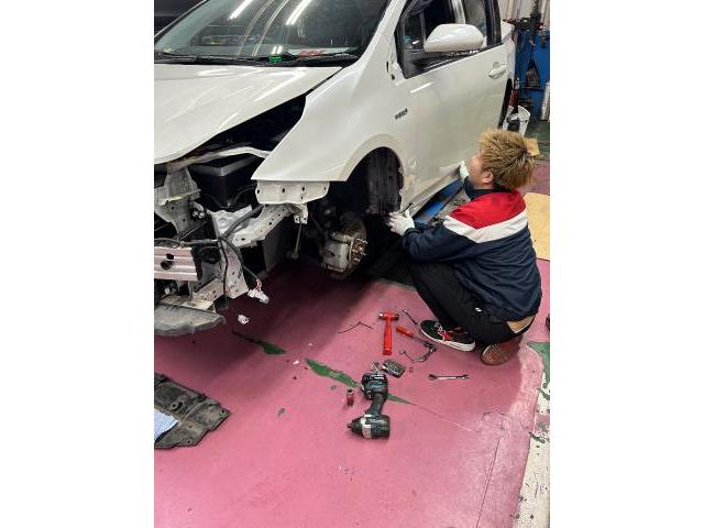 トヨタ　プリウス　50系　事故修理、ドア、フェンダー交換