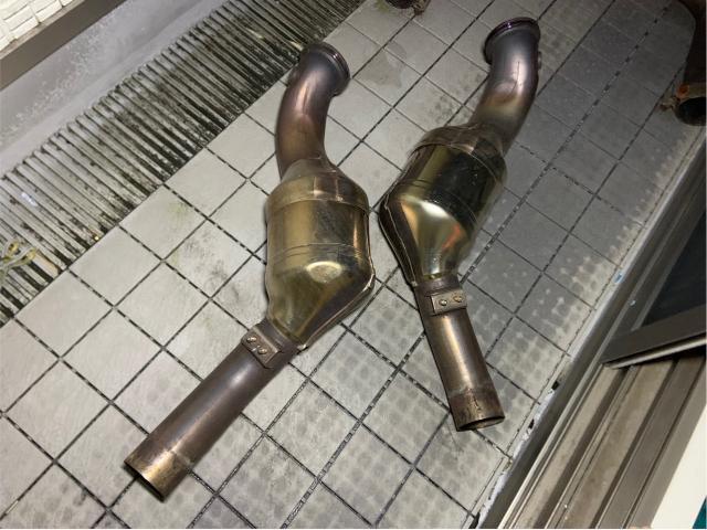 マセラティ　ギブリ　ダウンパイプ交換